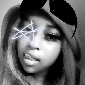 Meet your Posher, Emari